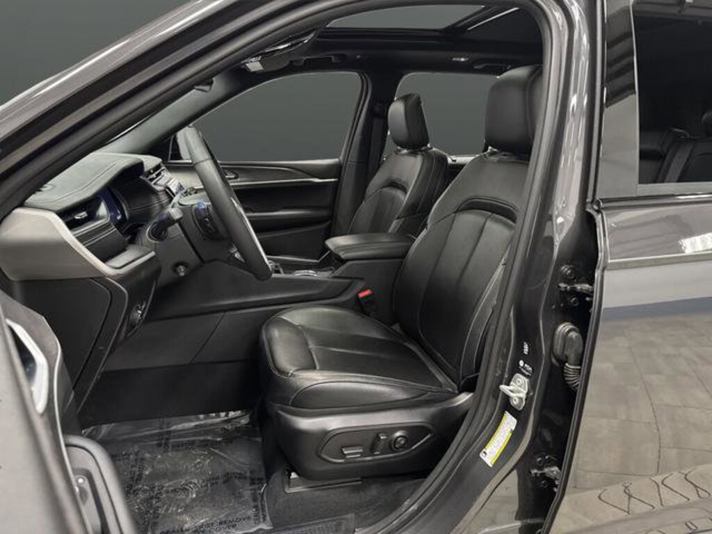 Used 2024 Jeep Grand Cherokee Limited SUV