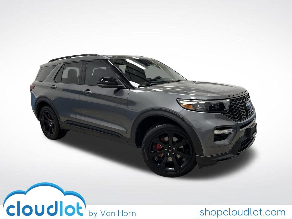 2023 Ford Explorer ST's photo