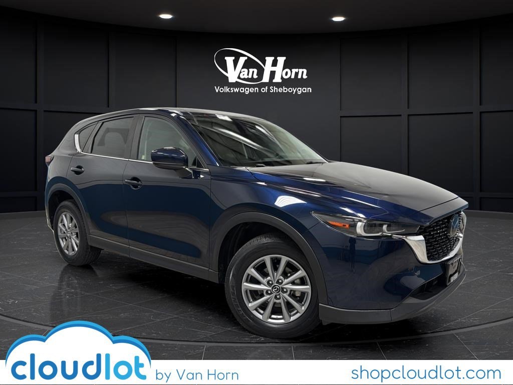 2022 Mazda CX-5 S Preferred package Auto AWD's photo