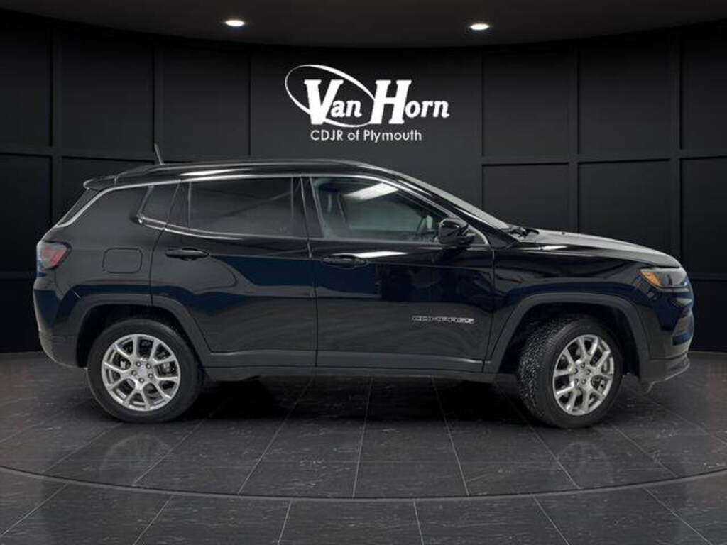 Used 2024 Jeep Compass Latitude Lux SUV