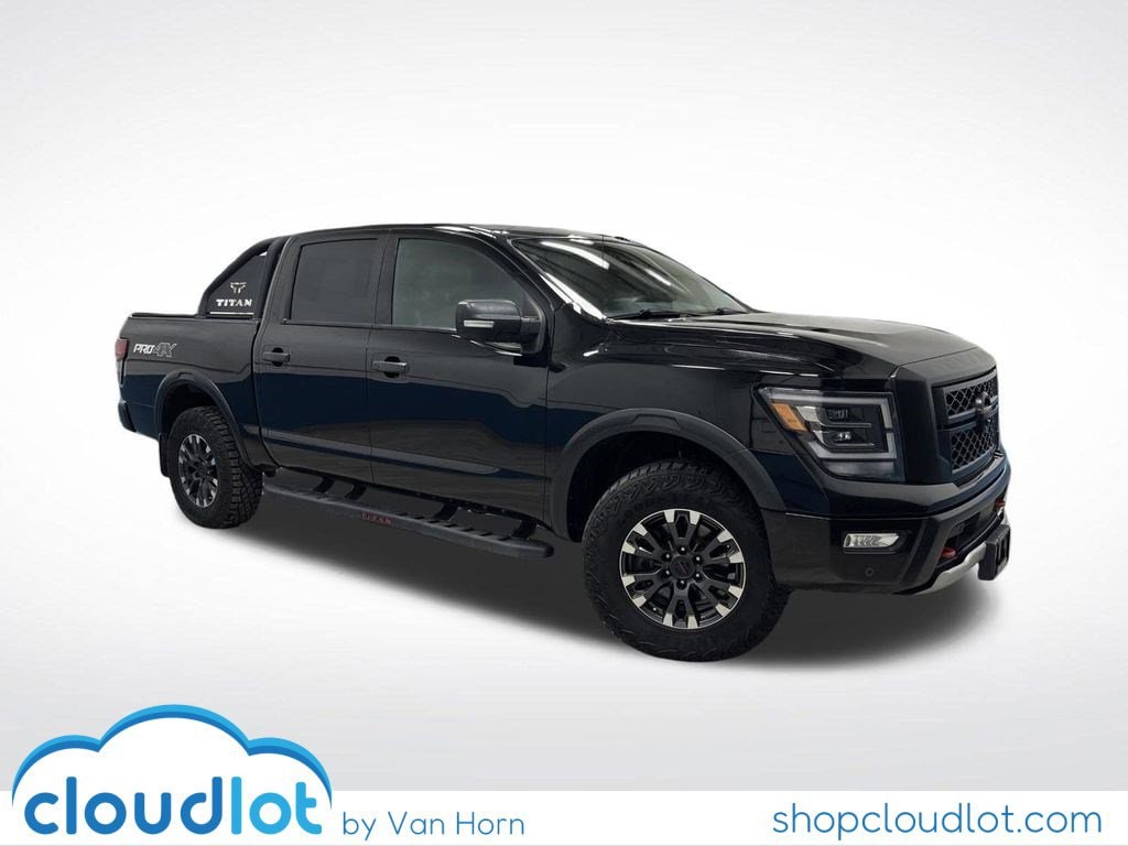 2021 Nissan Titan PRO-4X's photo