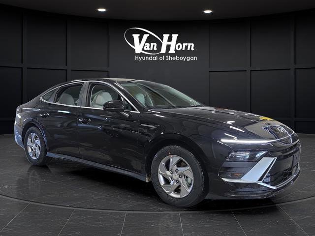 2026 Hyundai Sonata SE's photo