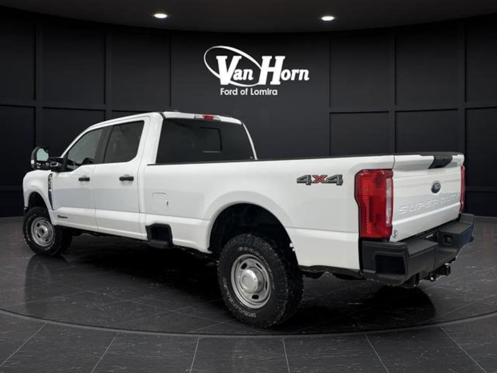 Used 2024 Ford Super Duty F-350 SRW XL Truck Crew Cab