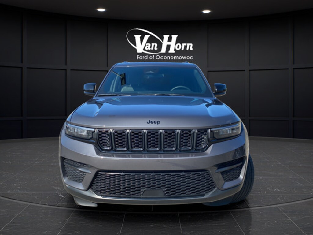 Used 2023 Jeep Grand Cherokee Altitude SUV