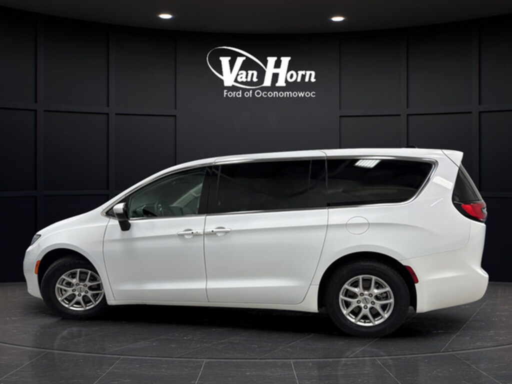 Used 2023 Chrysler Pacifica Touring L Van Passenger Van