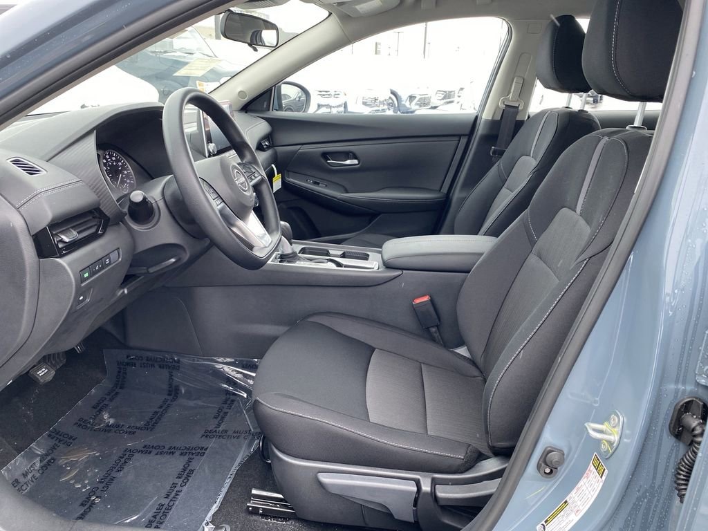 New 2025 Nissan Sentra SV Sedan