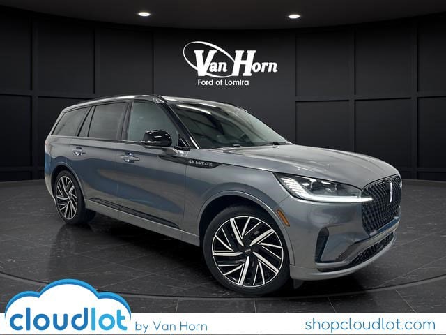 2025 Lincoln Aviator Black Label AWD's photo