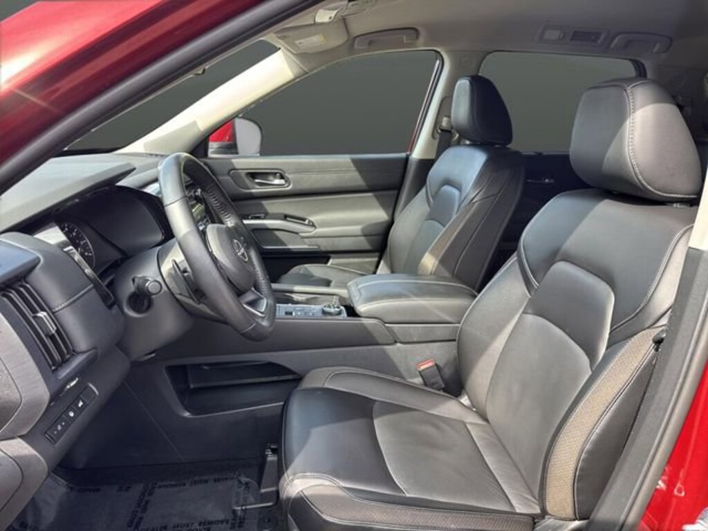 Used 2024 Nissan Pathfinder SL SUV