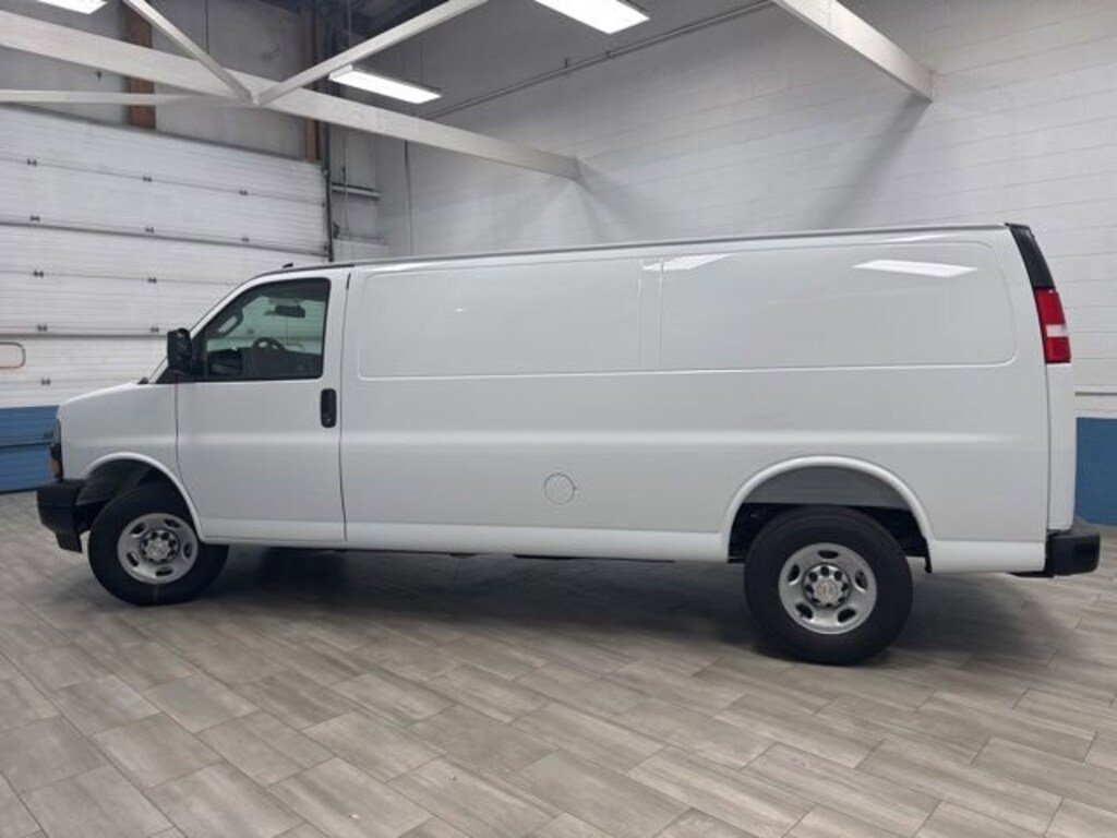 New 2026 Chevrolet Express 3500 Work Van Van Extended Cargo Van
