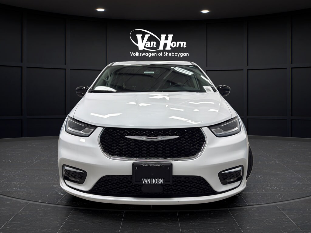 Used 2024 Chrysler Pacifica Touring L Van Passenger Van