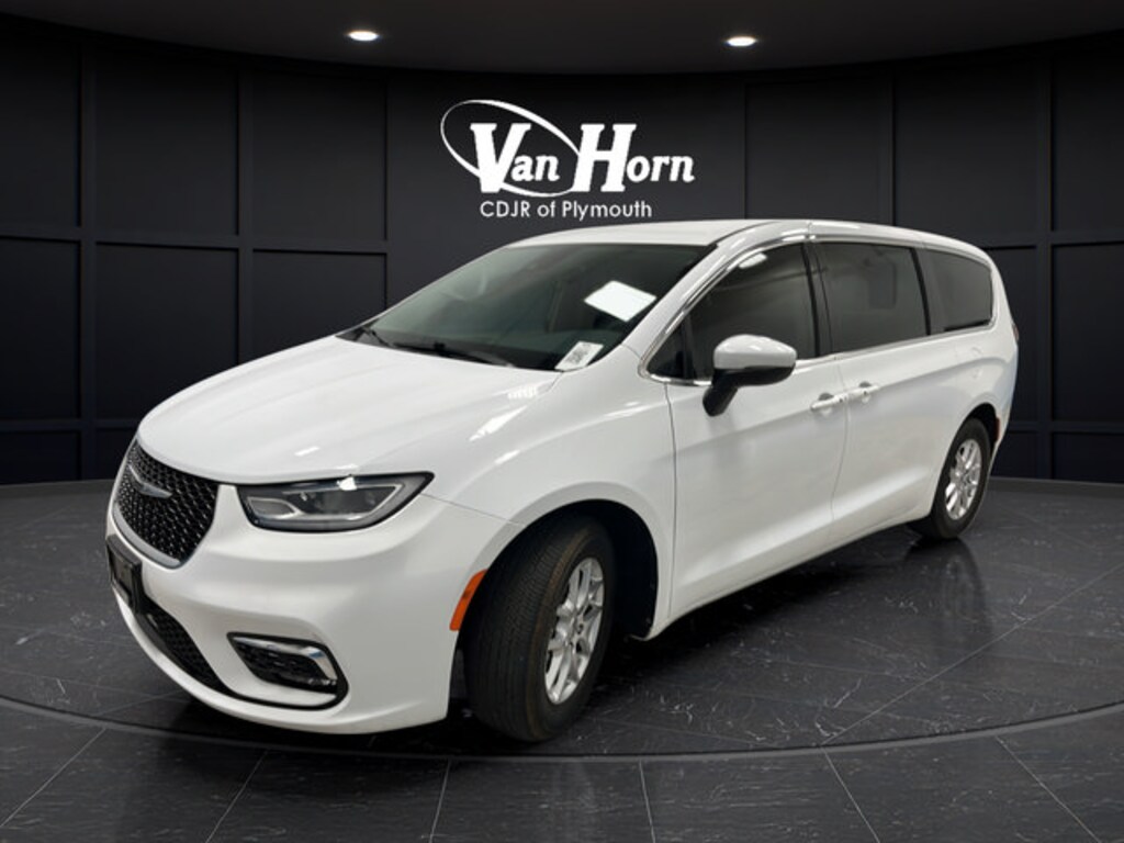 Used 2023 Chrysler Pacifica Touring L Van Passenger Van