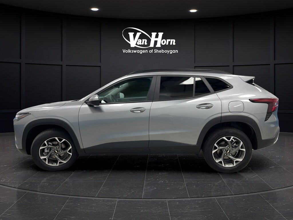 Used 2025 Chevrolet Trax LT SUV