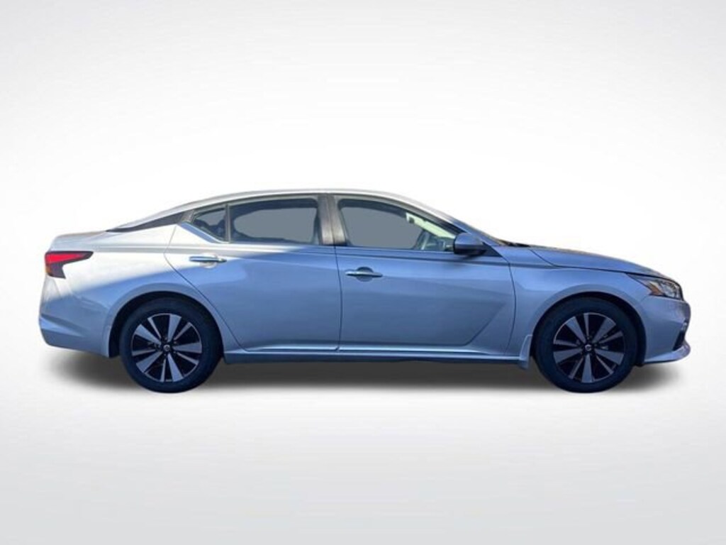 Used 2022 Nissan Altima 2.5 SV Sedan