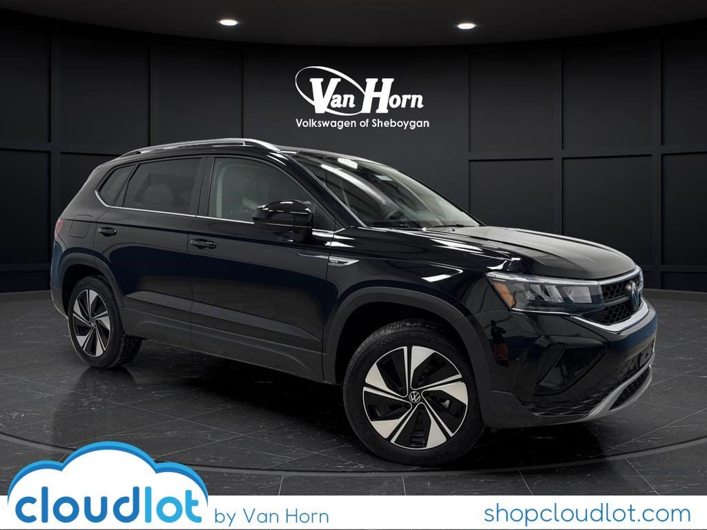 2024 Volkswagen Taos 1.5T SE 4Motion's photo