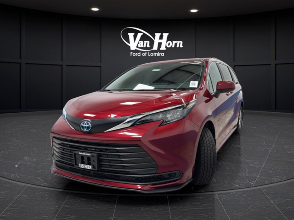Used 2025 Toyota Sienna LE Van Passenger Van