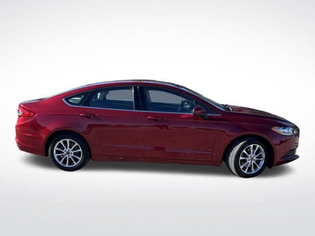 Used 2017 Ford Fusion SE Sedan