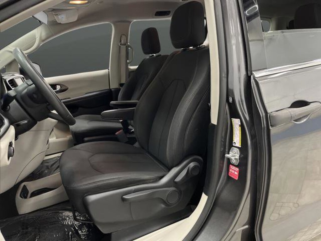 Used 2018 Chrysler Pacifica L Van