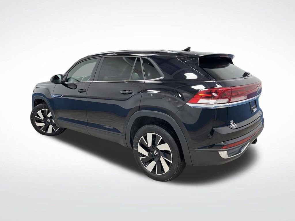 Used 2025 Volkswagen Atlas Cross Sport 2.0T SE w/Technology SUV