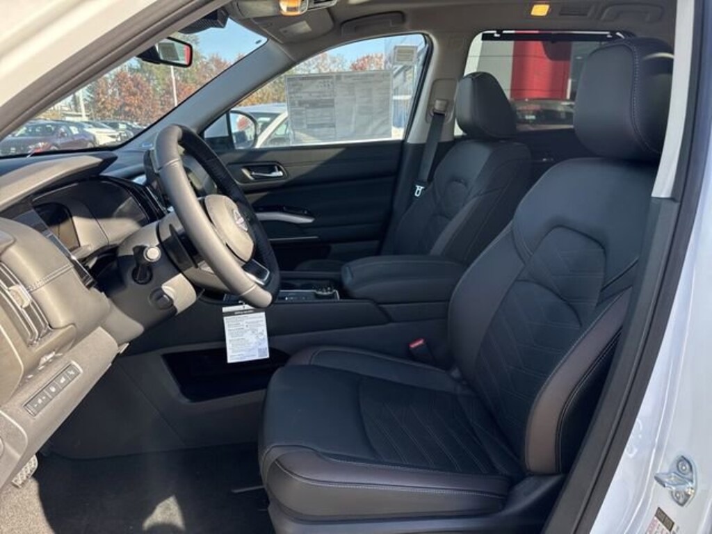 New 2025 Nissan Pathfinder Platinum SUV