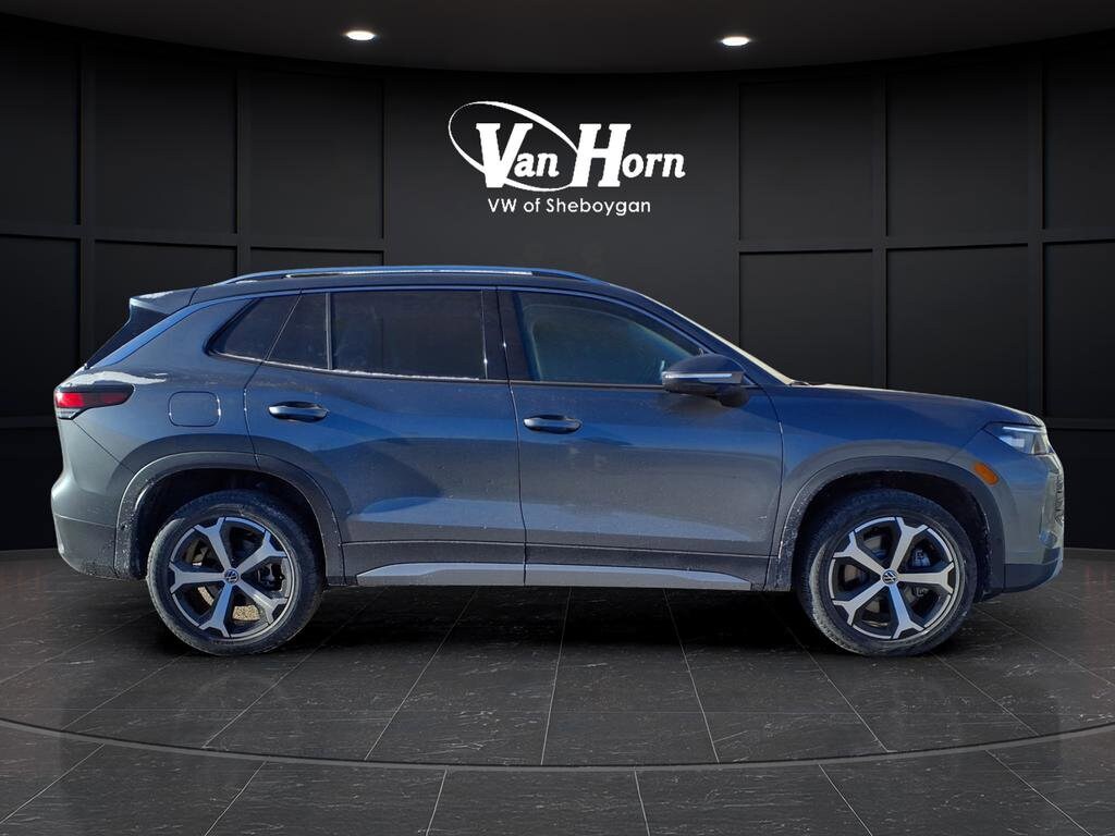 New 2026 Volkswagen Tiguan SE SUV