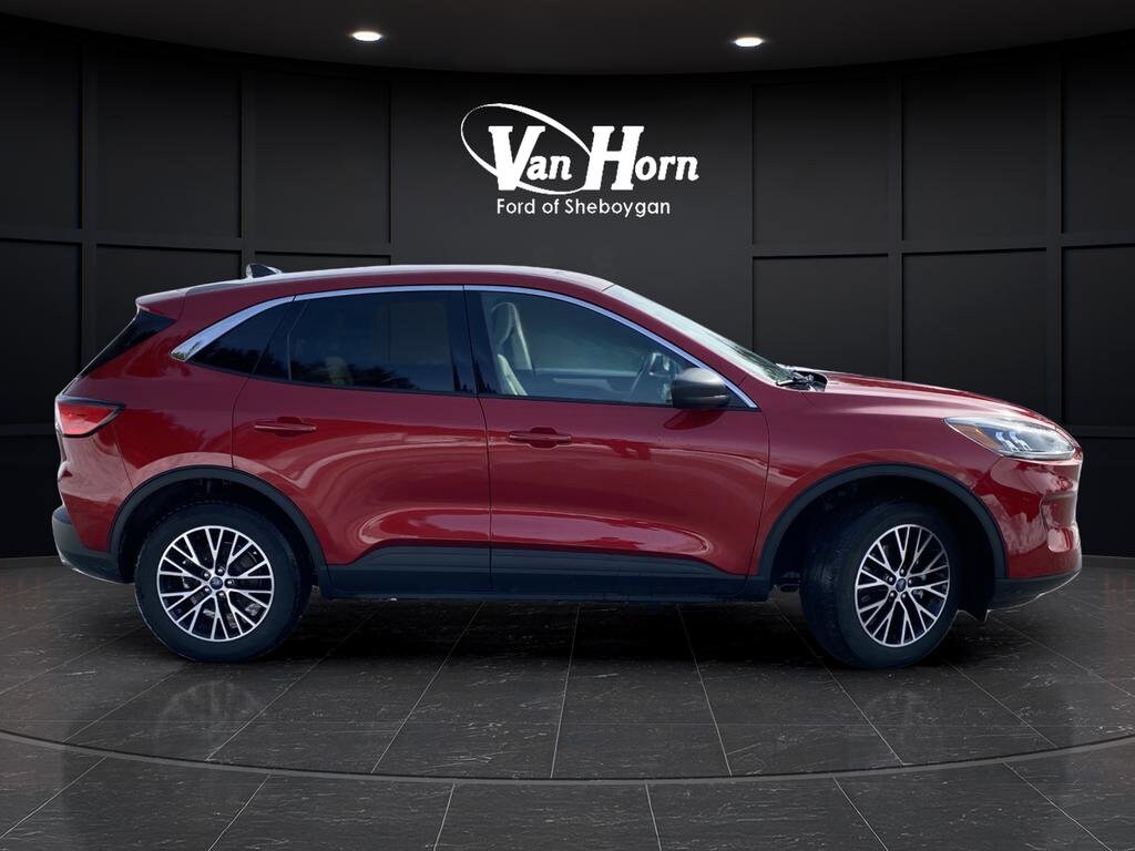 Used 2022 Ford Escape SE Plug-In Hybrid SUV