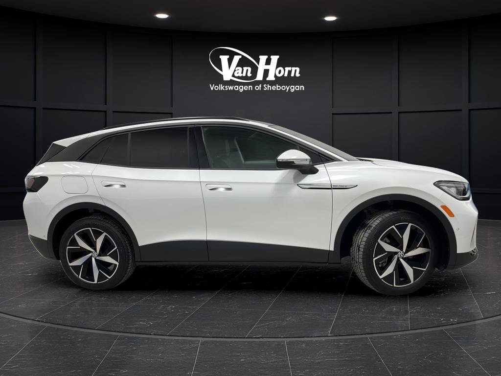 Used 2024 Volkswagen ID.4 PRO S with VIN 1V2WSPE88RC024343 for sale in Sheboygan, WI