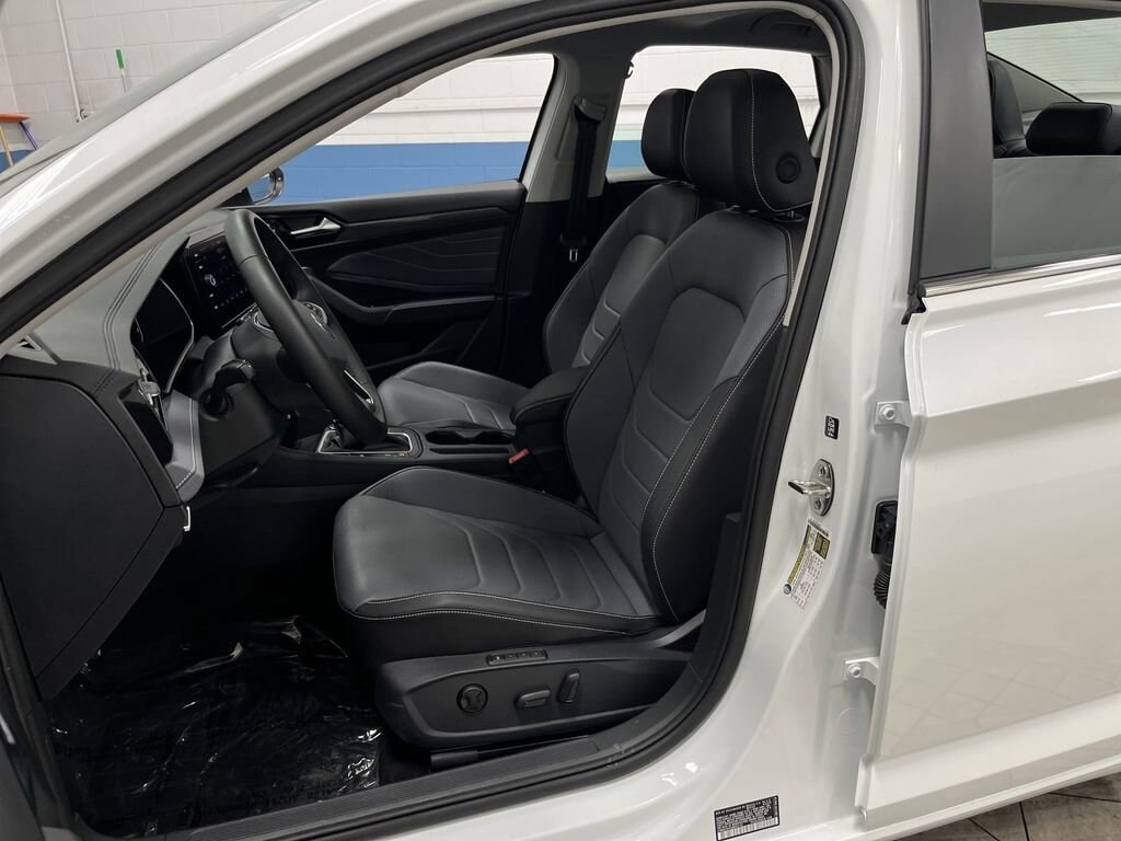 Used 2025 Volkswagen Jetta SEL Sedan