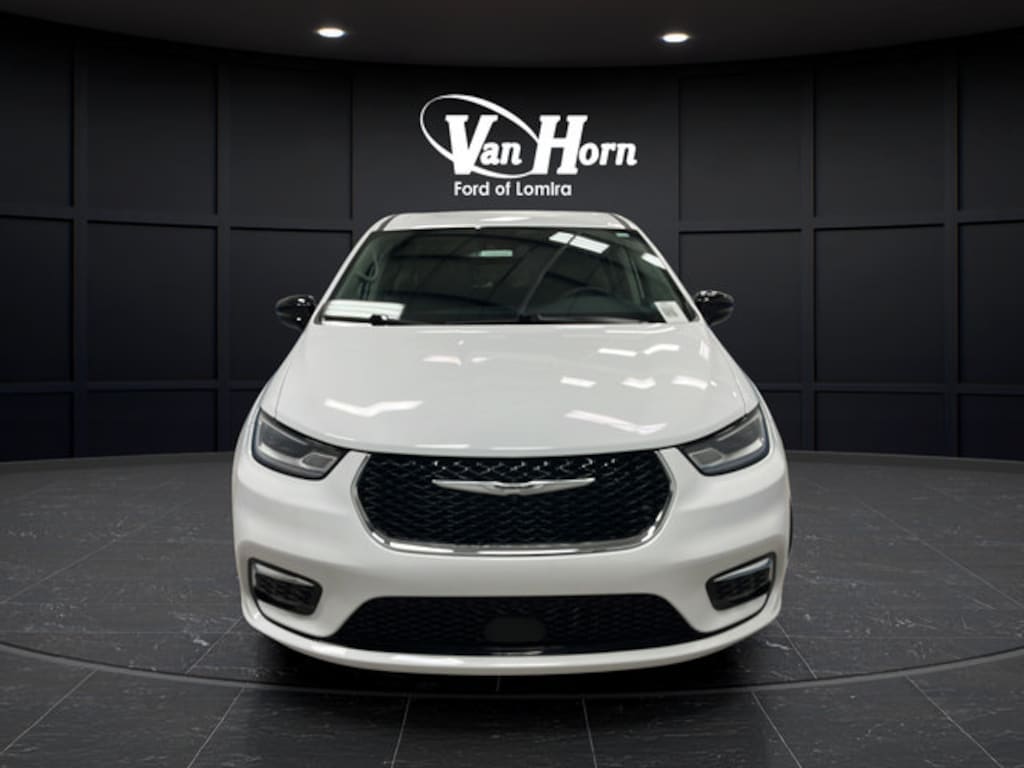 Used 2024 Chrysler Pacifica Touring L Van Passenger Van