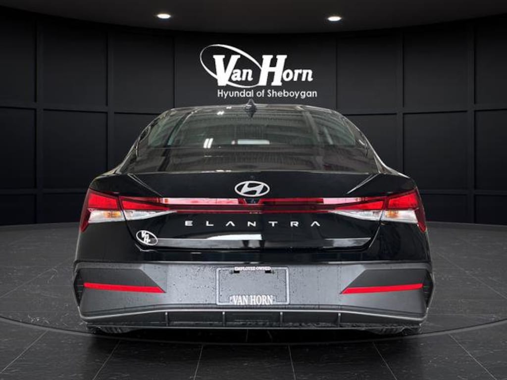 New 2026 Hyundai Elantra SE Sedan