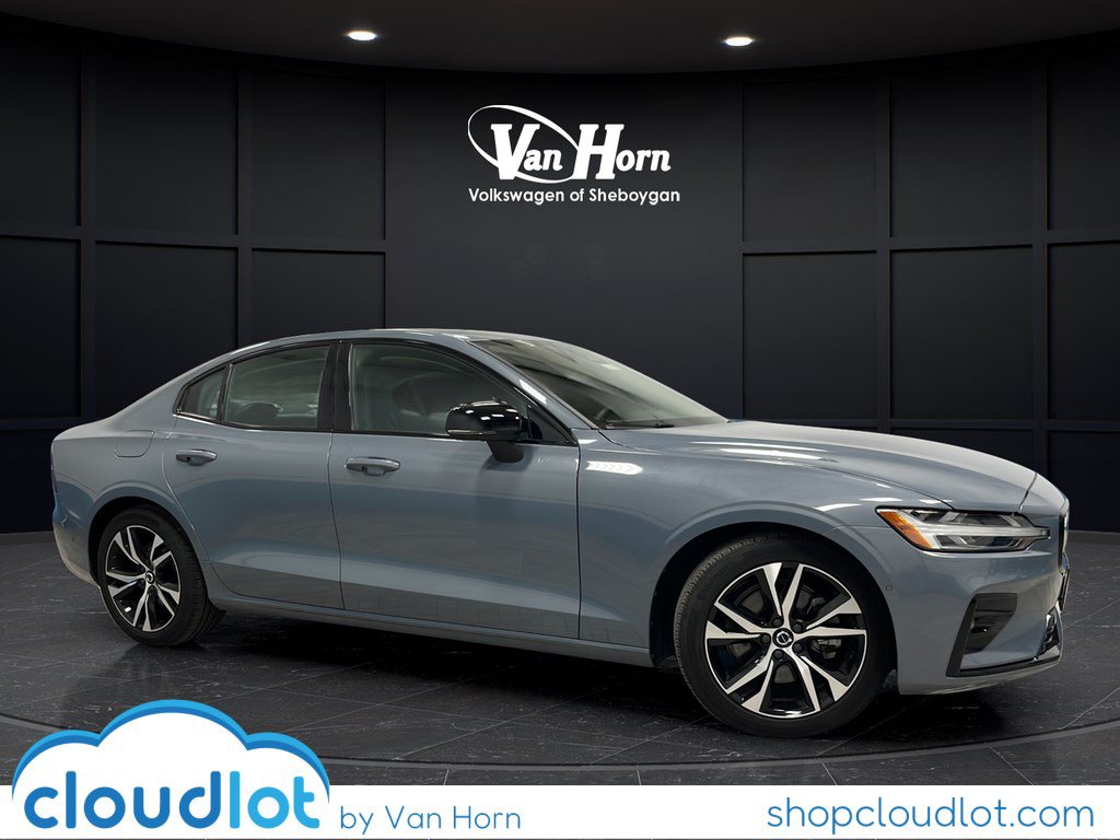 2024 Volvo S60 B5 Plus Dark Theme AWD's photo
