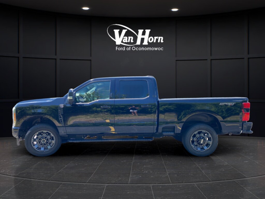 Used 2023 Ford Super Duty F-250 SRW LARIAT Truck Crew Cab