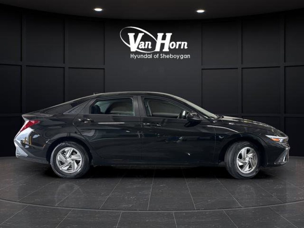 New 2026 Hyundai Elantra SE Sedan