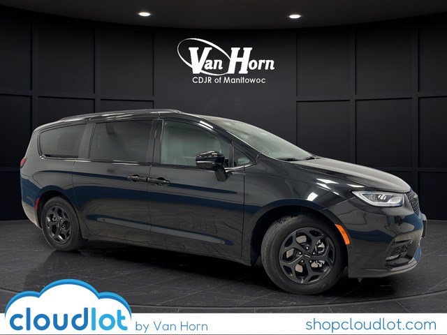 2024 Chrysler Pacifica Hybrid Select Premium S-Appearance PHEV's photo