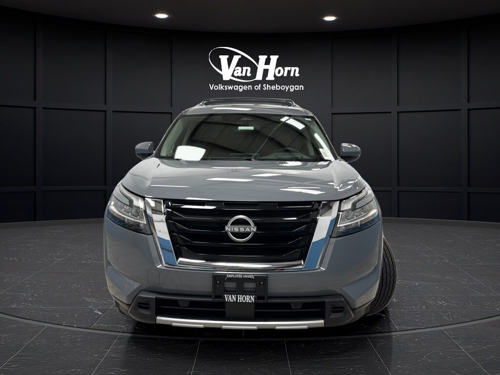 Used 2024 Nissan Pathfinder Platinum SUV