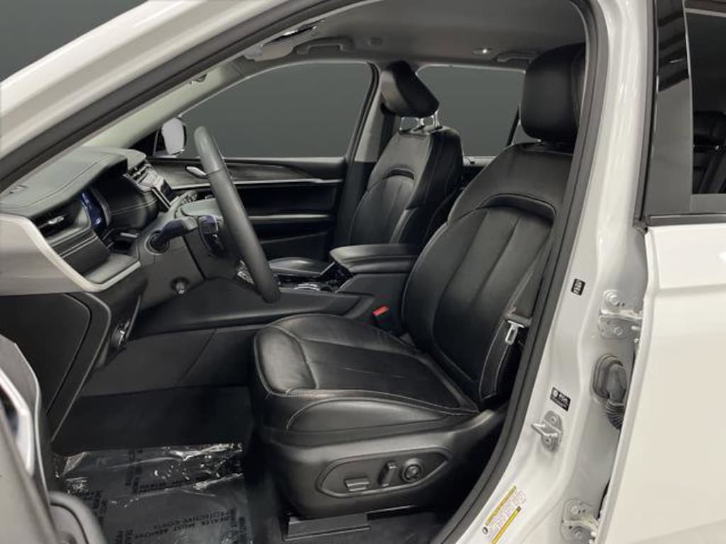 Used 2023 Jeep Grand Cherokee Limited SUV