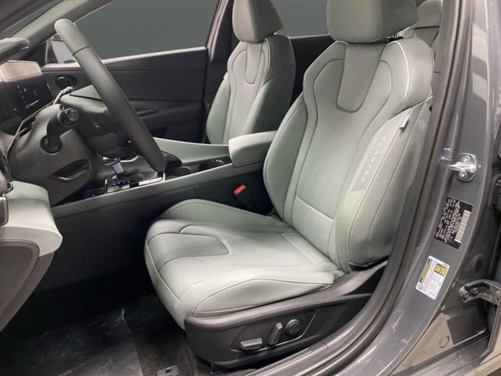 New 2025 Hyundai Elantra Hybrid Limited Sedan