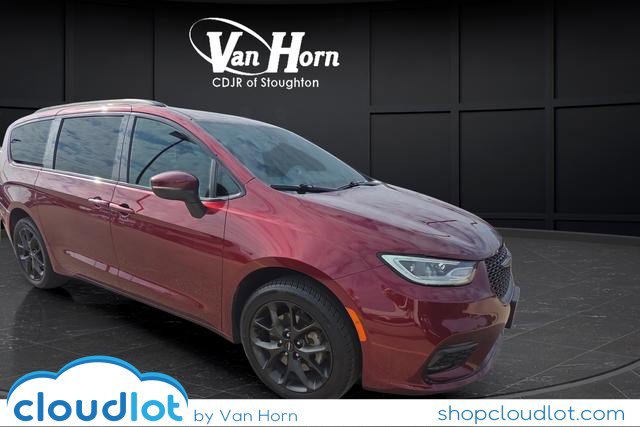 2023 Chrysler Pacifica Touring L AWD's photo