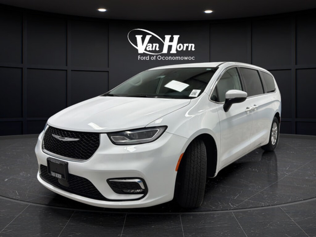 Used 2023 Chrysler Pacifica Touring L Van Passenger Van