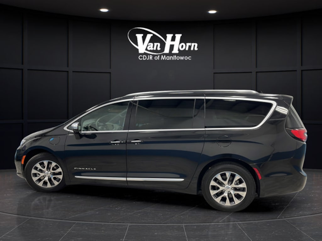 Used 2023 Chrysler Pacifica Hybrid Pinnacle Van Passenger Van