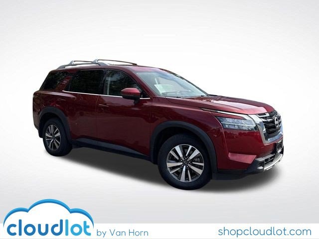 2024 Nissan Pathfinder SL's photo