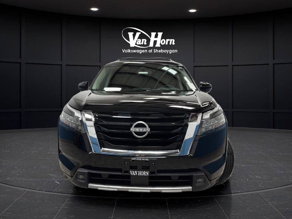 Used 2025 Nissan Pathfinder Platinum SUV