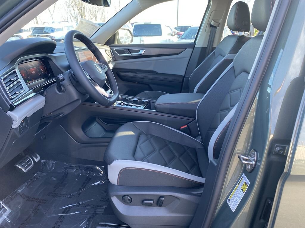 New 2025 Volkswagen Atlas 2.0T Peak Edition SUV
