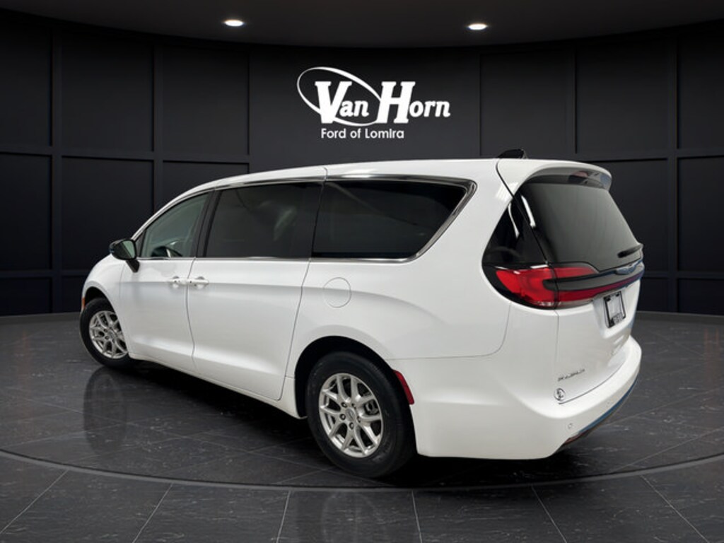 Used 2024 Chrysler Pacifica Touring L Van Passenger Van