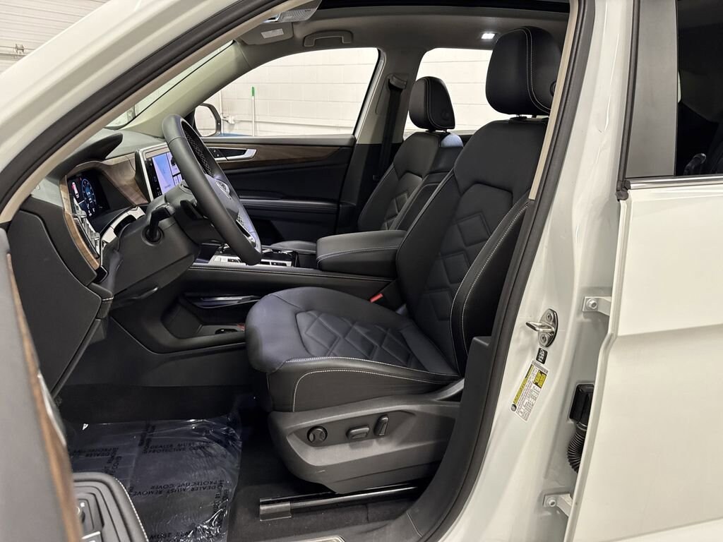 Used 2024 Volkswagen Atlas 2.0T SE w/Technology SUV