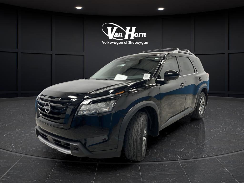 Used 2025 Nissan Pathfinder SL SUV