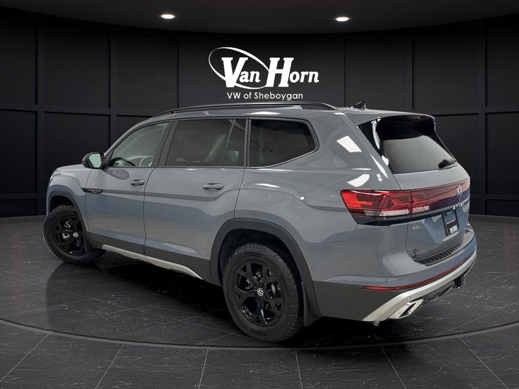 Used 2024 Volkswagen Atlas 2.0T Peak Edition SEL SUV