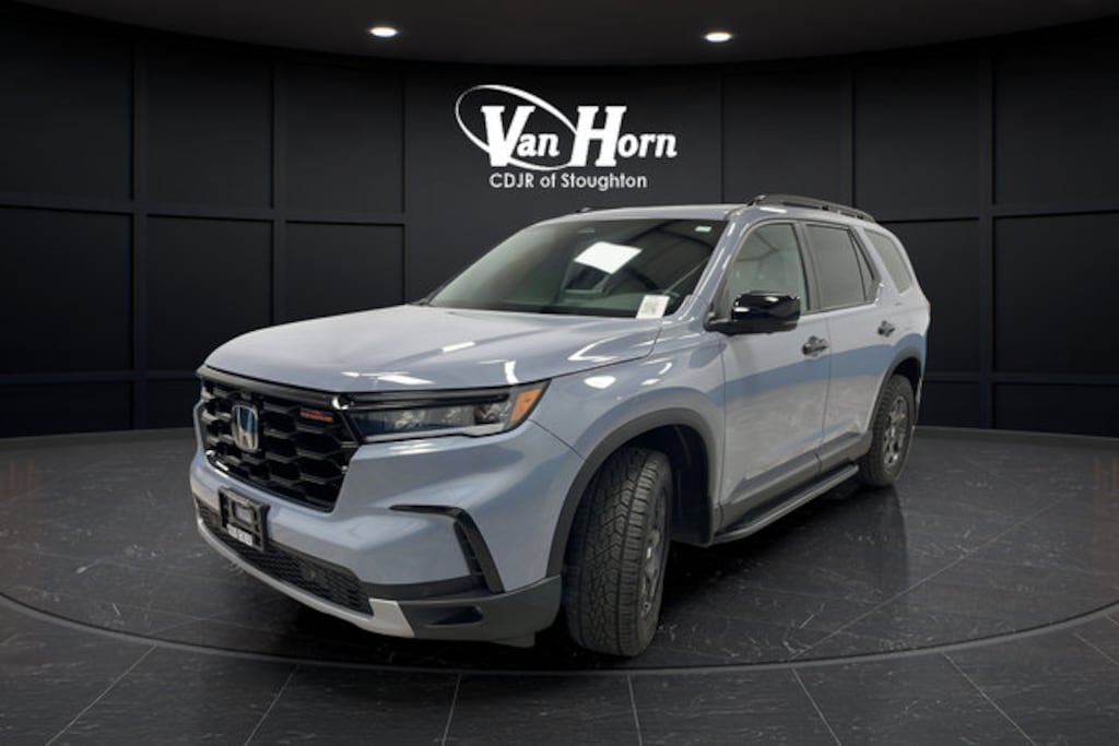 Used 2025 Honda Pilot TrailSport SUV
