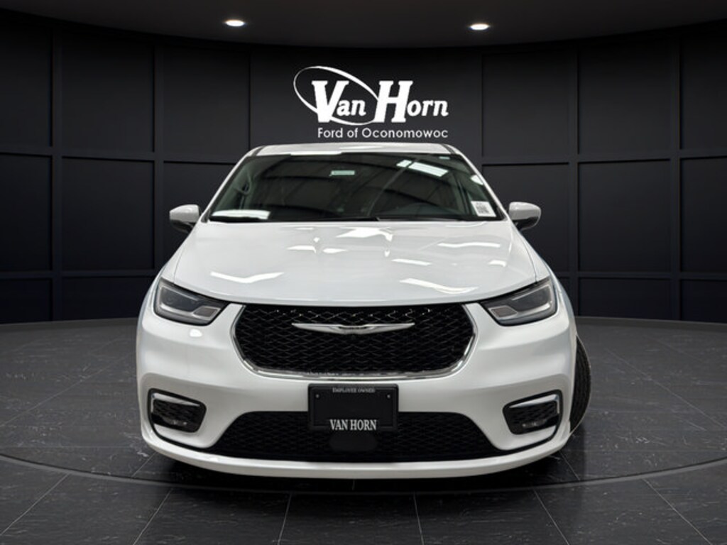 Used 2023 Chrysler Pacifica Touring L Van Passenger Van
