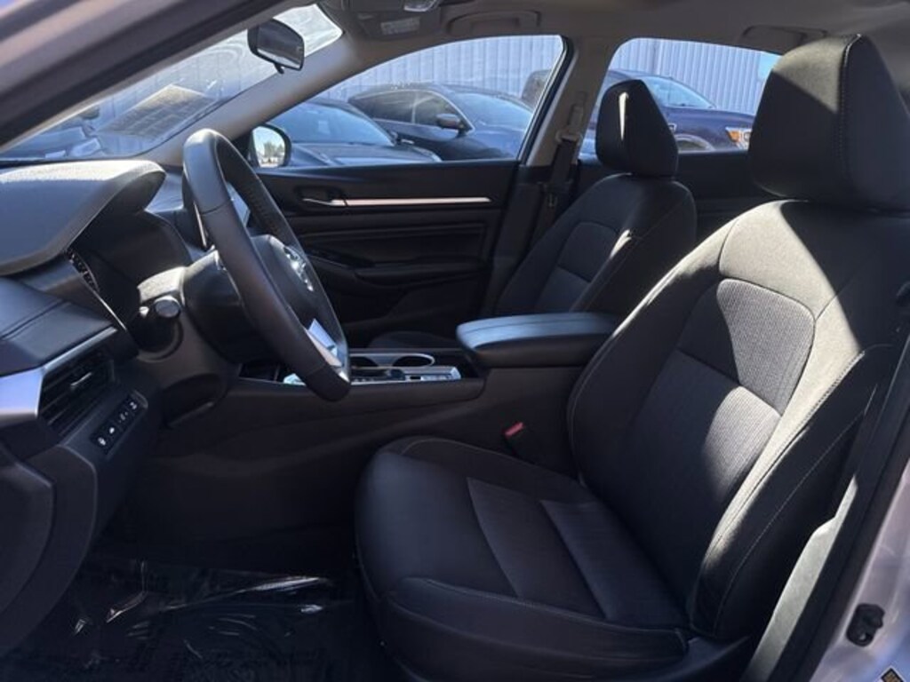 Used 2022 Nissan Altima 2.5 SV Sedan