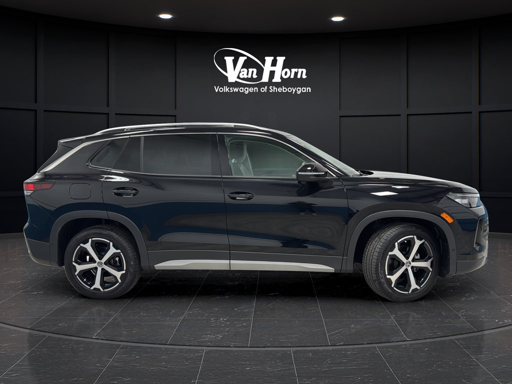 Used 2025 Volkswagen Tiguan SE SUV